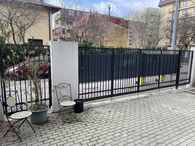 Splaiul Unirii, Mihai Bravu, parter in vila,